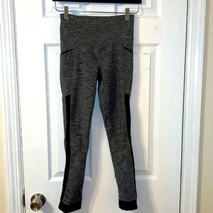 Champion 7/8 Compression Leggings with Cell Phone Pocket and Mesh Details